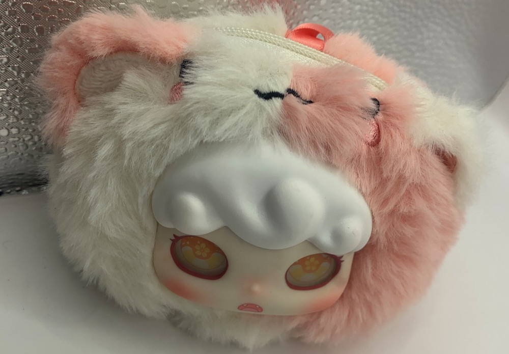 Domi PinPin World Series Bear Half & Half Blind Box Vinyl Face Earphone Pouch