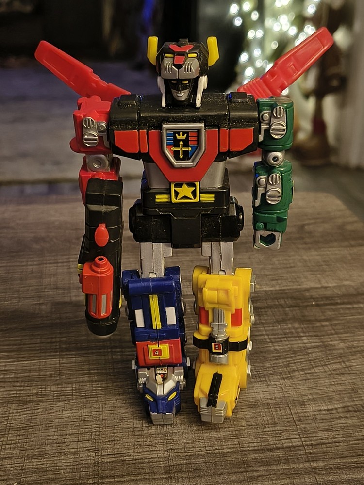 Voltron 6″ Figure 1998 WEP Trendmasters Vintage Lion Force w/Wings – W/Gun Vtg
