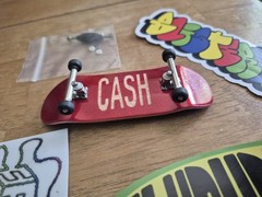 Cash Wood fingerboard complete with Urethane bearing wheels Flatface Stickers