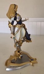 League of Legends #22 Lux Unlocked RETIRED Figure Statue Riot Luxanna Crownguard