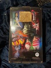 American McGee’s Bloody Alice Glow In The Dark Cheshire Cat Variant Figure Set