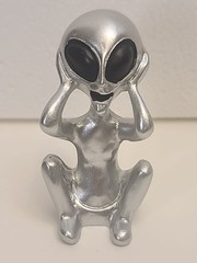 Nemesis Now Three Wise Aliens Figures 3 PIECES/ALIEN SET