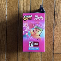 STUMBLE GUYS LEGENDARY BARBIE LIMITED EDITION BOXED 4″ FAN GUY