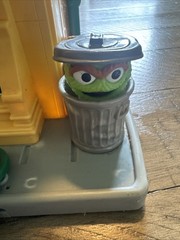 Sesame Street Workshop 2010 Hooper’s Store Playset Oscar the Grouch No Handle