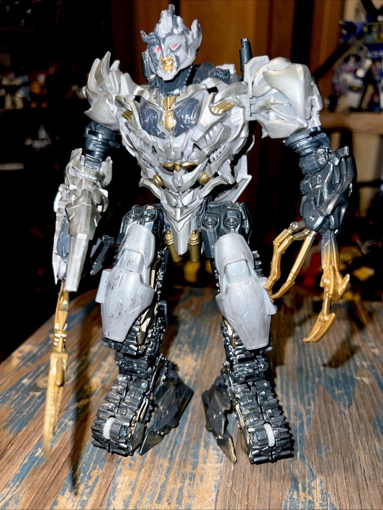 Transformers Studio Series 31 Battle Damaged Megatron Voyager 2017 Hasbro