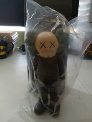 Med | Com Toy 2004 Brown 5 Years Later 8” Vinyl Figure