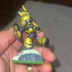 Activision Skylanders Chop Chop Figure – Gold/Black/Red w/ Sword & Shield