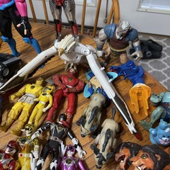 100+ 90’s loose action figure lot Snake Man Capcom Mega Man, Bandai, TMNT Marvel