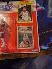 1990 Starting Lineup Michael Jordan Figure w/ Collectible Cards (Lionel Sticker)