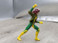 Vintage 1995 Marvel Hardee’s X-Men “Rogue” Action Figure 2.5″