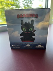 Brand new *HTTYD Toothless Mini Backpack/CultureFly Sitting Toothless Figurine