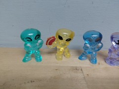 5 Translucent Alien Gumball Vending Machine Toy Mini Figure Rare