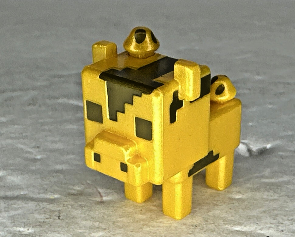 Minecraft Chest Series 2 1″ Gold Mooshroom Cow Mini Figure Mojang