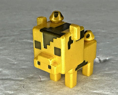 Minecraft Chest Series 2 1″ Gold Mooshroom Cow Mini Figure Mojang