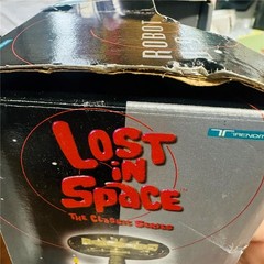 Vintage 1998 LOST IN SPACE The Classic Series Trendmasters 7” B-9 Robot