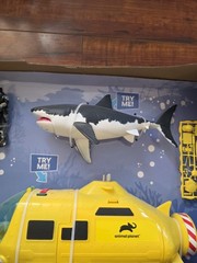 Animal Planet Deep Sea Yellow Submarine and Sea Life Toy RARE!