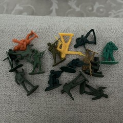 Disney Pixar Toy Story Bucket O’ Soldiers 64 Green Army Men Thinkway Toys