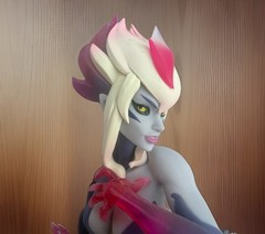 Official League of Legends Evelynn Unlocked Heart Base Statue #12 Riot Games