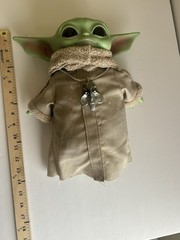 Star Wars Grogu Figure 12 in Green/Tan Plastic & Fabric w/ Robe, Necklace