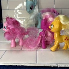 My Little Pony Mixed Lot Of 8 Characters Toys Hasbro Various Colors Sizes Used