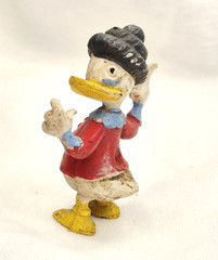 VTG Grandma Duck – Heimo Red Jacket PVC Plastic Figure 2″t – Walt Disney