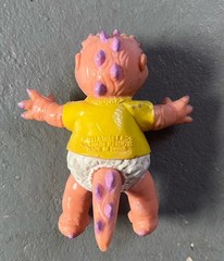 Vintage Street Kids 1991 DINOSAUR BABYEE Yellow Top PVC figure