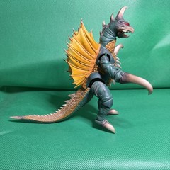 2011 6” SCI-FI Revoltech Series No. 023 Gigan action figure