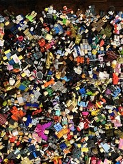 LOT OF 20+LBS OF ROBLOX FIGURES PARTS & PIECES