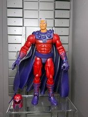 Magneto Marvel Legends 2003 X-Men Loose ToyBiz 6″ Action Figure MISSING BASE