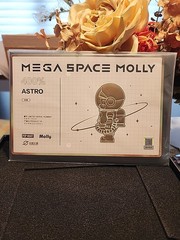 400% ASTRO MEGA SPACE MOLLY very Very Rare. Limited Edition