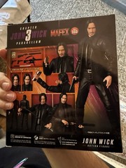 Medicom Toy MAFEX No.233 MAFEX JOHN WICK CHAPTER 3 Black Keanu Reeves PARABELLUM