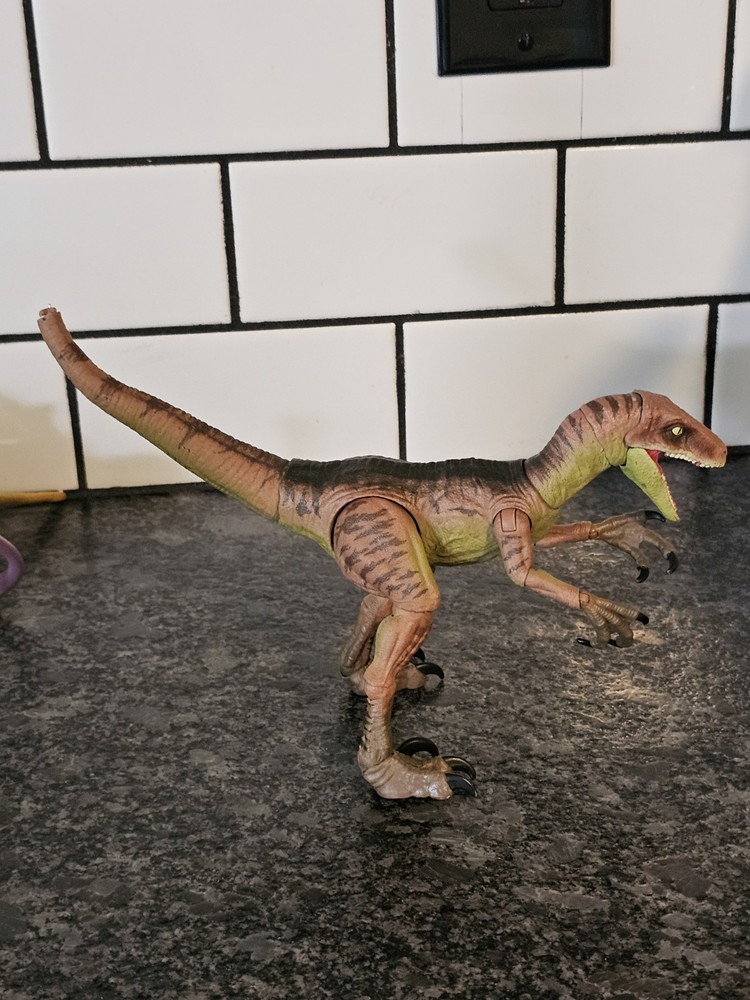Velociraptor Echo Amber Collection JURASSIC PARK Mattel Articulated Tail Flaw
