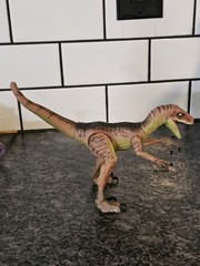 Velociraptor Echo Amber Collection JURASSIC PARK Mattel Articulated Tail Flaw