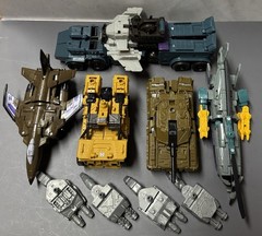 Transformers Generations Combiner Wars 5 PC Bruticus Set- Hasbro Exclusive