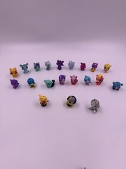 Mixed Lot of 20 Miniature Hatchimals Colleggtibles Plastic Figures