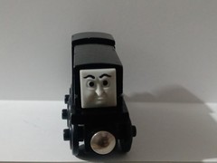 THOMAS & FRIENDS WOODEN RAILWAY~DEVIOUS DIESEL~2000 BRITT ALLCROFT (VERY NICE)