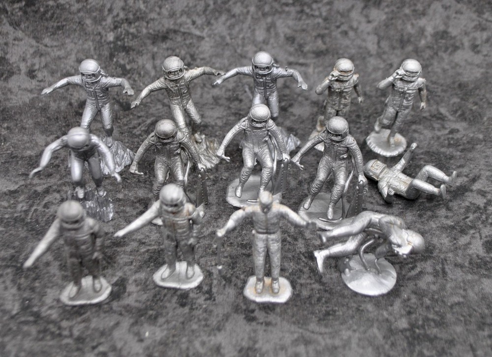 Marx Operation Moonbase Astronauts 1960 Spacemen lot x13 UNBROKEN figure vintage