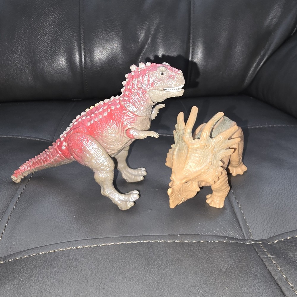 Crazed Carnotaurus Disney’s Dinosaur 2000 Toy Figure & Eema Styracosaurus FLAWED