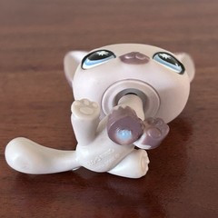 Littlest Pet Shop Squeaky Clean Pets 664 Mauve Cat 665 Basset Hound, Accessories
