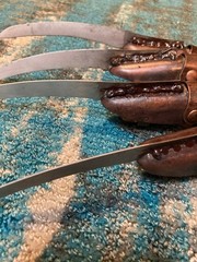 NECA – A Nightmare On Elm Street – Freddy Krueger Glove Prop Replica