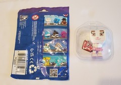 Roblox Steal a Brainrot “Cappuccino Assassino” Minifigure Unused + DLC Code