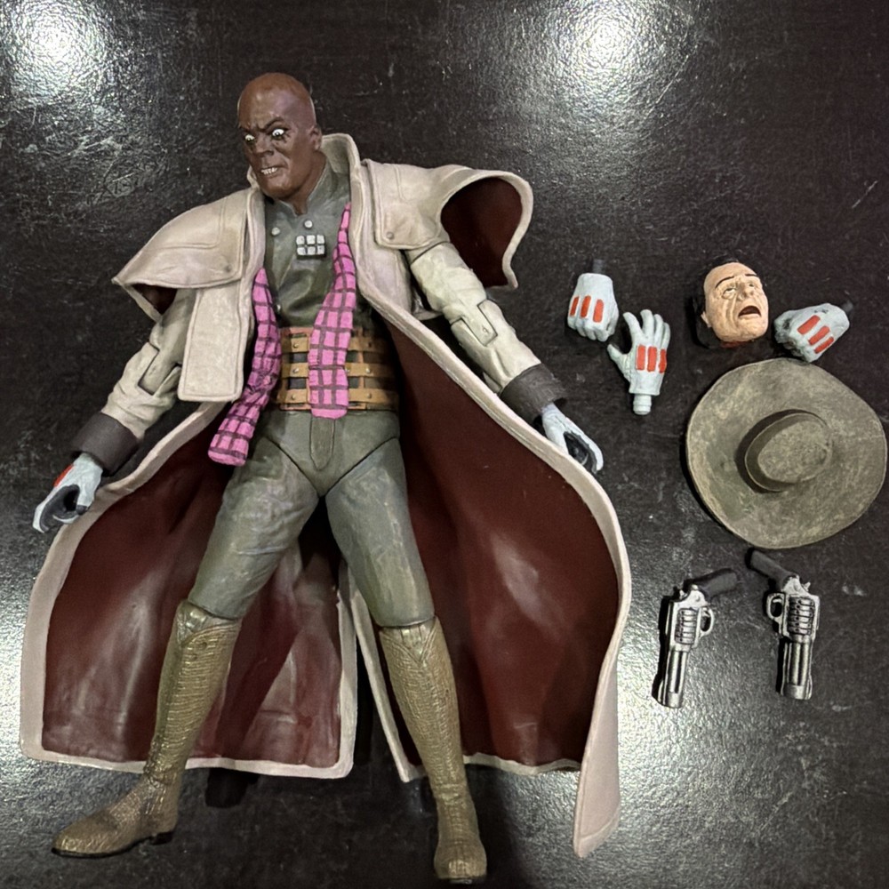 MEZCO THE SPIRIT-THE OCTOPUS FIGURE with accessories