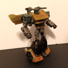 SPARKLESS BOT Transformers WFC Netflix Siege Kingdom Deluxe Class COMPLETE