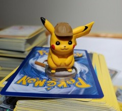 Pokemon Officially Licensed Nintendo COLLECTIBLE 1.5″ DETECTIVE PIKACHU FIGURE