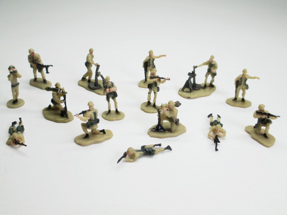 Micro Machines Military Troops Soldiers Figures Tan Desert Camo – Lot of 15