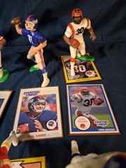 SLU FOOTBALL LOOSE 12 FIGURE LOT Mostly Giants . Most Have Cards W/ Sleeves