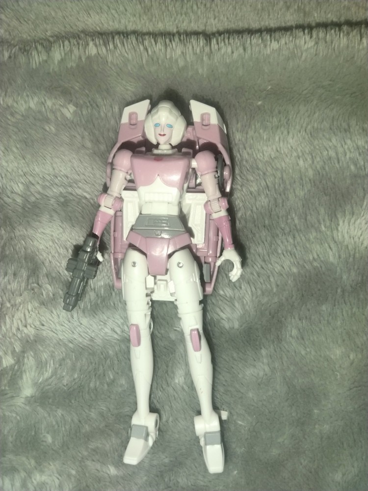 Transformers Studio Series 86 Deluxe Arcee