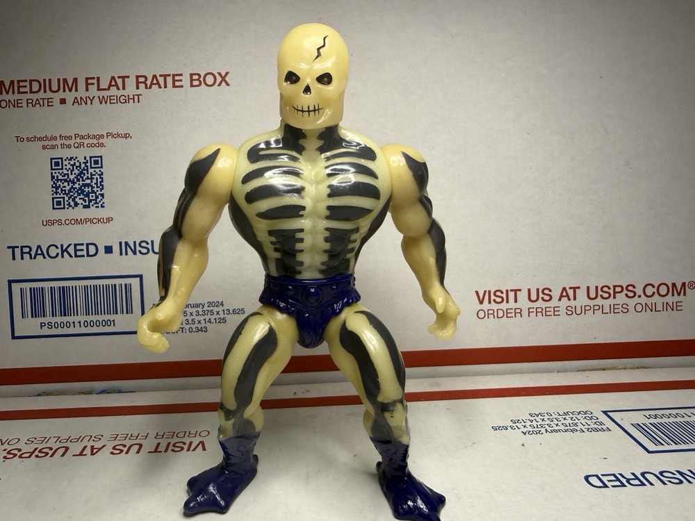 Vintage 1981 Mattel MOTU Scare Glow Masters Of The Universe Action Figure He-Man