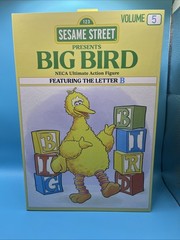 NECA Sesame Street Presents 11″ Big Bird Ultimate Action FIgure Feature Letter B