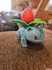 Pokemon Scale World #4 2″ 1:20 Scale Ivysaur Mini Figure Bandai